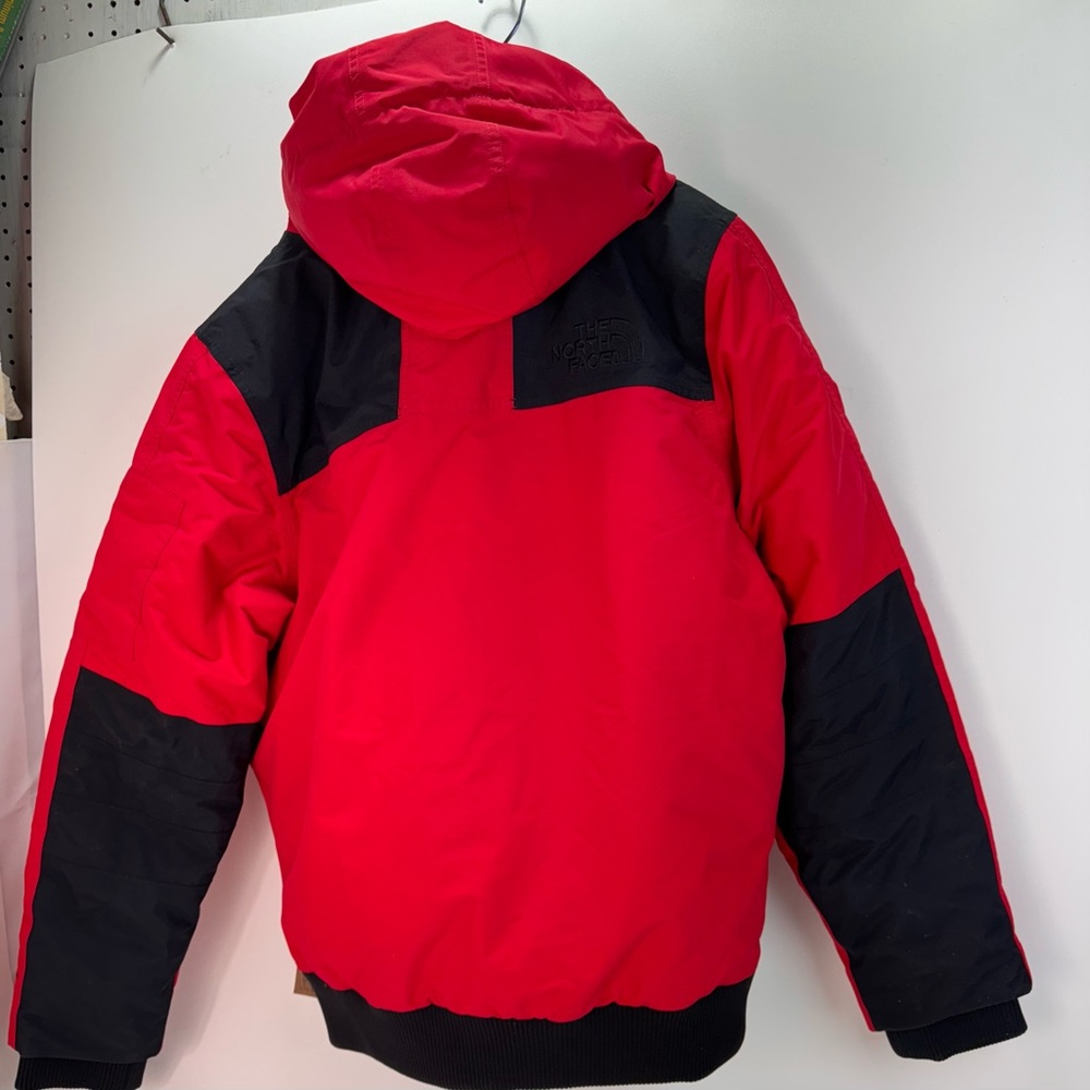 Red - Picture 5 of 7
